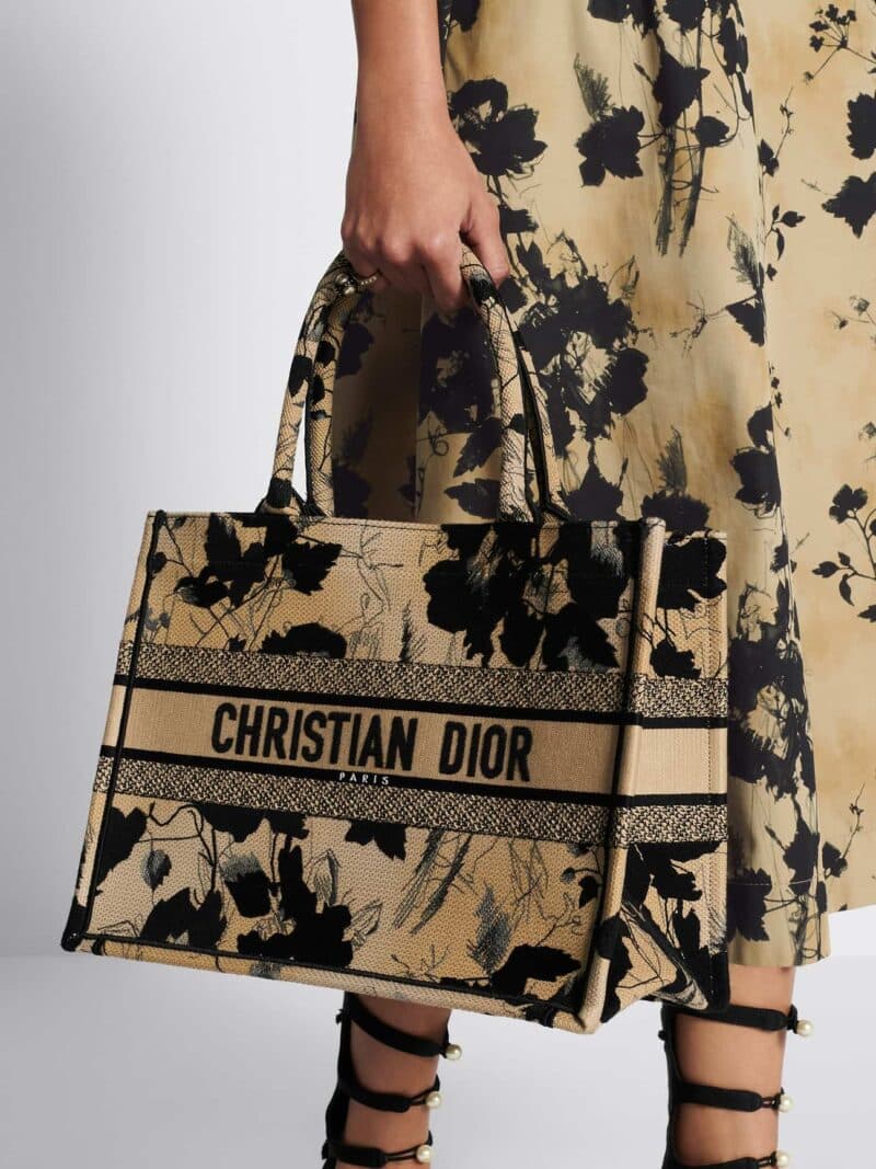 DIOR Medium Dior Book Tote M1296ZEBY_M918