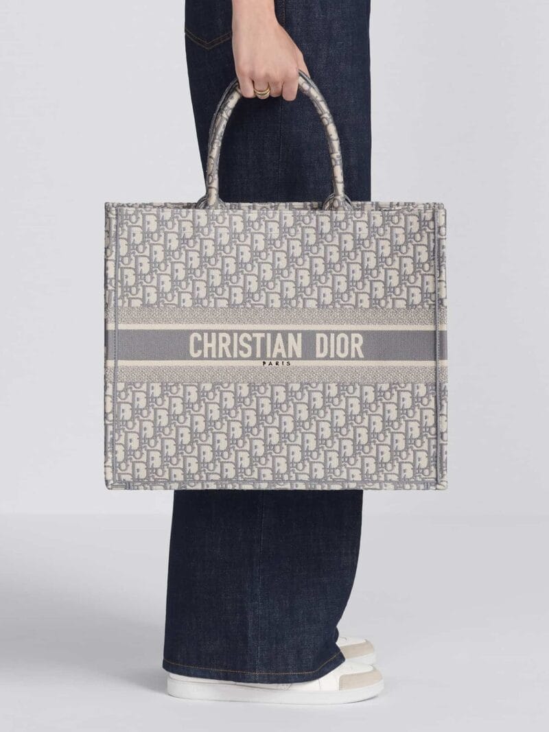 DIOR Large Dior Book Tote M1286ZRIW_M20I