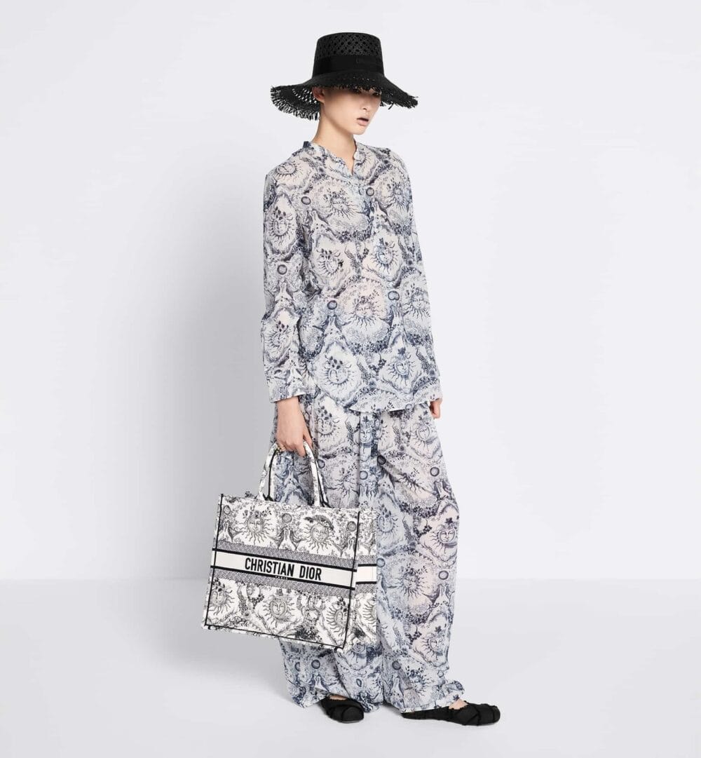 DIOR Large Dior Book Tote M1286ZECQ_M911