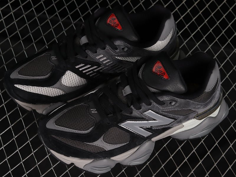 9060 'Black Castlerock'